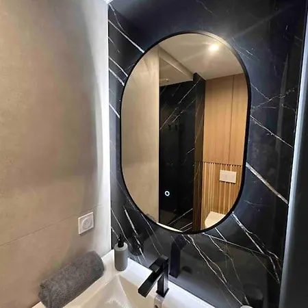 Renove Entre Terre Et Avec Piscine Lejlighed *