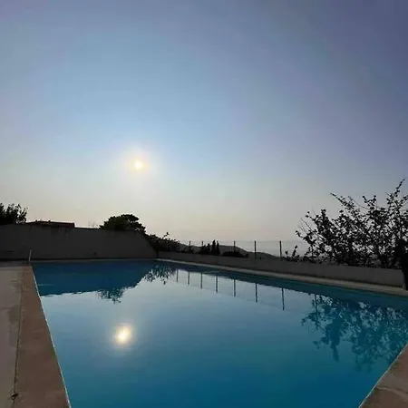 Apartment Renove Entre Terre Et Avec Piscine Calenzana